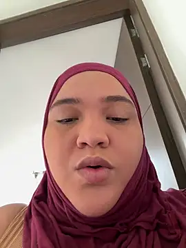 Snapshot of sweetmuslim01 chatting on 8, 5, 2026 sweetmuslim01 online show from 8, 5, 2026