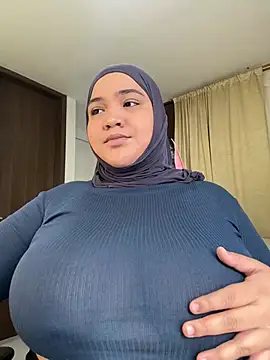 Snapshot of sweetmuslim01 chatting on 29, 5, 2026 sweetmuslim01 online show from 29, 5, 2026