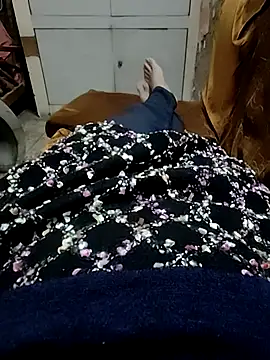 Snapshot of iiseemasingh chatting on 17, 11, 2025 iiseemasingh online show from 17, 11, 2025