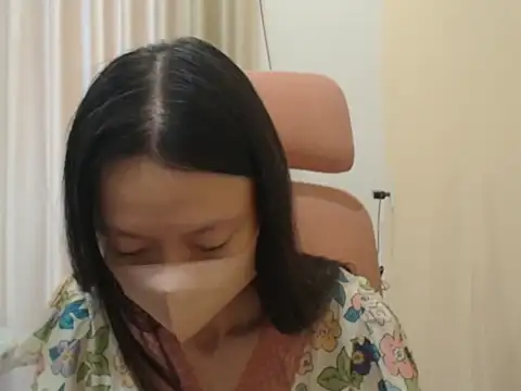 Lil-Cherries online show from 4, 4, 2026