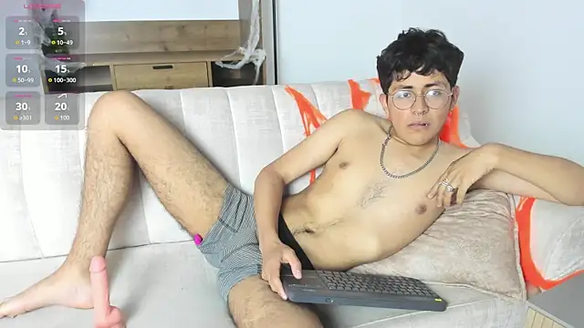 Snapshot of LustyGuy18 chatting on 7, 11, 2025 LustyGuy18 online show from 7, 11, 2025