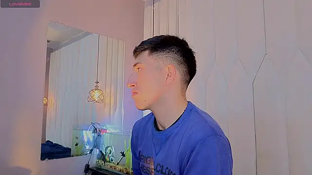 Un Sluttyy online show from 17, 4, 2026