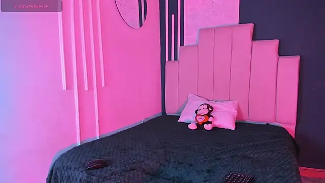 Snapshot of AliceMadnes chatting on 24, 11, 2025 AliceMadnes online show from 24, 11, 2025