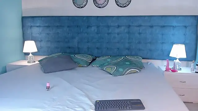 AlahiaCardona online show from 29, 11, 2025