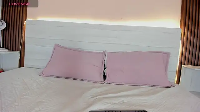 esmeralda 4  online show from 7, 11, 2025