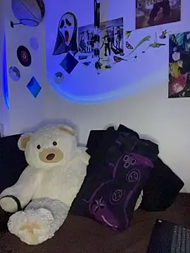 Snapshot of Kaizen-Black chatting on 13, 11, 2025 Kaizen-Black online show from 13, 11, 2025