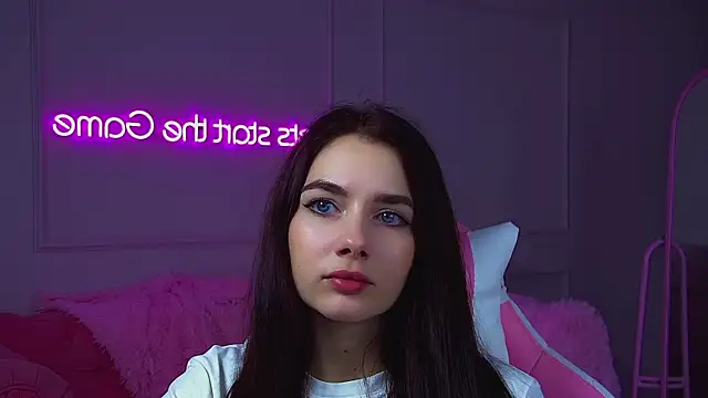 Snapshot of SelenaPonces chatting on 12, 11, 2025 SelenaPonces online show from 12, 11, 2025