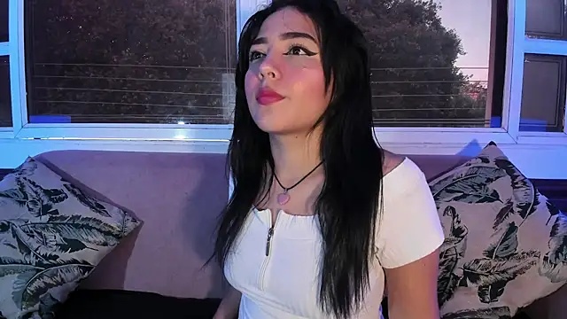 Snapshot of YaraShine chatting on 14, 12, 2025 YaraShine online show from 14, 12, 2025