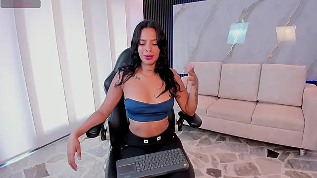 Saara Corraless online show from 7, 4, 2026