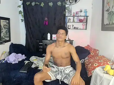 Snapshot of JUANBIGCOCK21CM chatting on 1, 12, 2025 JUANBIGCOCK21CM online show from 1, 12, 2025