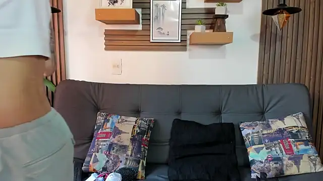 Snapshot of Melany_27 chatting on 11, 11, 2025 Melany 27 online show from 11, 11, 2025