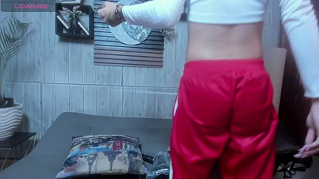 Melany 27 online show from 17, 12, 2025