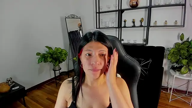 Halley Ravenn online show from 2, 8, 2026
