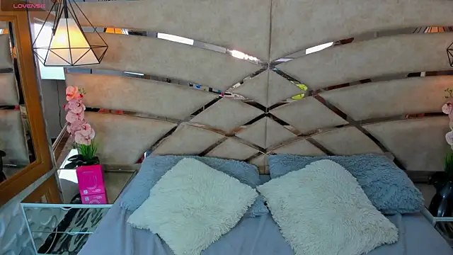 Snapshot of PARKERTHOMPSON chatting on 15, 11, 2025 PARKERTHOMPSON online show from 15, 11, 2025