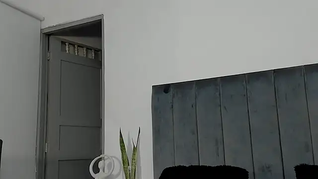 Snapshot of NikkiBotero chatting on 28, 11, 2025 NikkiBotero online show from 28, 11, 2025