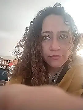 Snapshot of MystiKa_17 chatting on 8, 11, 2025 MystiKa 17 online show from 8, 11, 2025