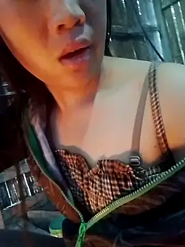 Snapshot of Yumiik2kk chatting on 25, 11, 2025 Yumiik2kk online show from 25, 11, 2025