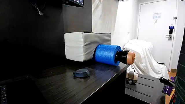 Snapshot of Mreroticking chatting on 21, 12, 2025 Mreroticking online show from 21, 12, 2025