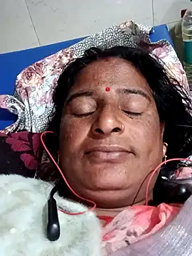 Snapshot of Quin_love143 chatting on 18, 12, 2025 Quin love143 online show from 18, 12, 2025