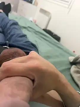 Snapshot of groschibre40100 chatting on 9, 6, 2026 groschibre40100 online show from 9, 6, 2026