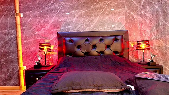 Sasha Larsen online show from 1, 12, 2025