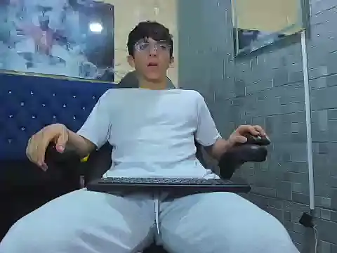 ElanGiraldo online show from 27, 3, 2026