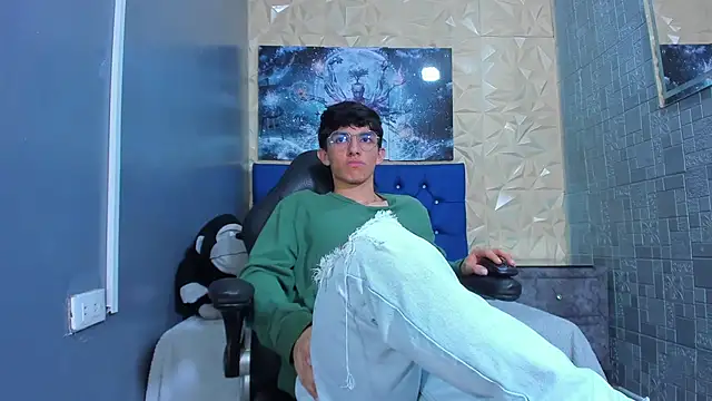 Snapshot of ElanGiraldo chatting on 17, 5, 2026 ElanGiraldo online show from 17, 5, 2026