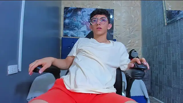ElanGiraldo online show from 12, 6, 2026