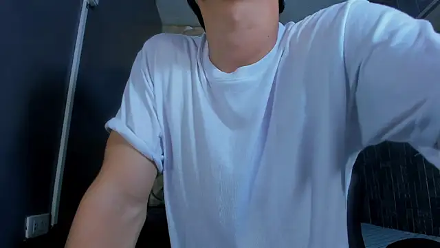 ElanGiraldo online show from 10, 7, 2026