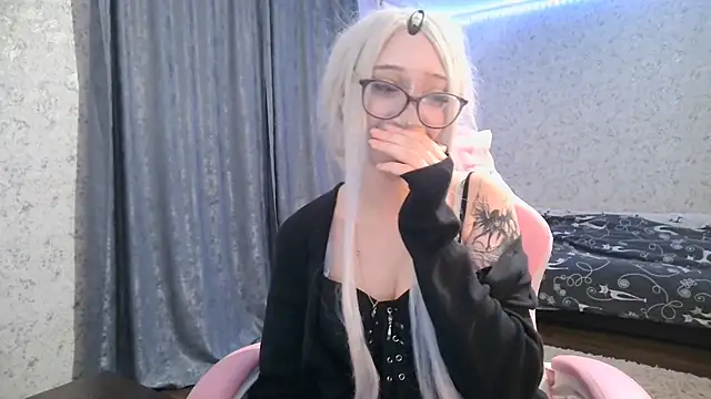 Snapshot of cupcakevice chatting on 28, 11, 2025 cupcakevice online show from 28, 11, 2025