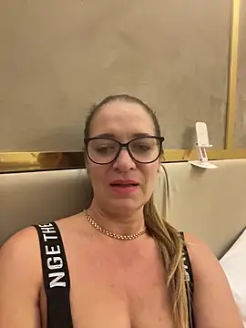 Milana8263 online show from 18, 12, 2025