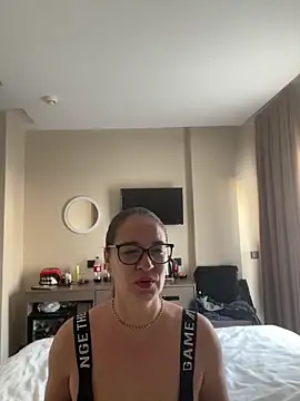 Milana8263 online show from 19, 12, 2025