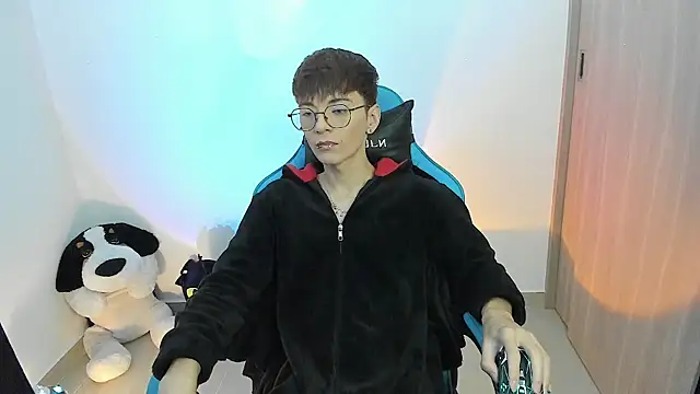 Snapshot of RYO_BLEU_ chatting on 18, 11, 2025 RYO BLEU online show from 18, 11, 2025