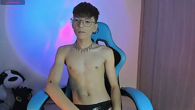 RYO BLEU  online show from 5, 2, 2026