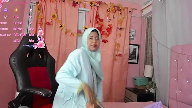 NaylaAbadi online show from 20, 12, 2025