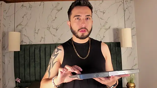 Snapshot of dave_wolff chatting on 12, 11, 2025 dave wolff online show from 12, 11, 2025