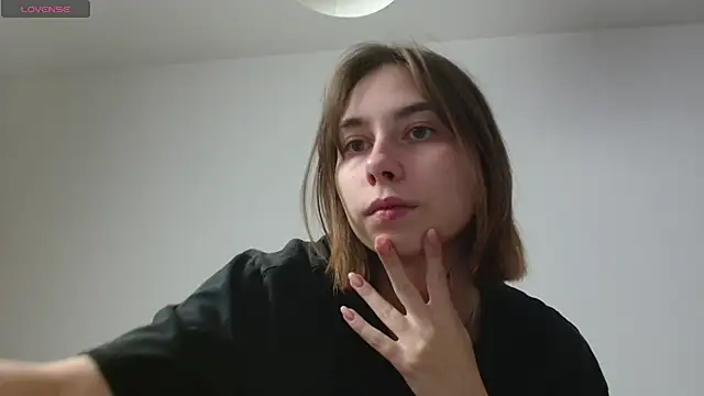 Snapshot of Dewkiss chatting on 19, 11, 2025 Dewkiss online show from 19, 11, 2025