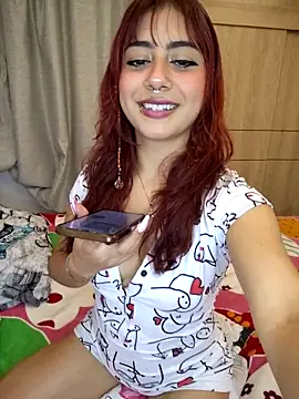 Snapshot of Sarah_Lark- chatting on 22, 11, 2025 Sarah Lark- online show from 22, 11, 2025