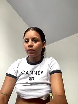 Snapshot of lineichun1708 chatting on 11, 11, 2025 lineichun1708 online show from 11, 11, 2025