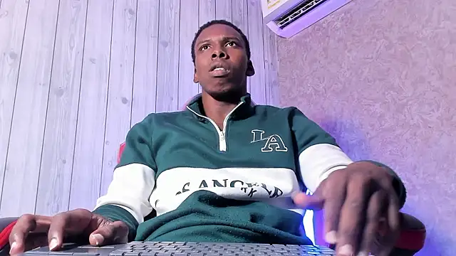 Snapshot of mike_aly chatting on 8, 1, 2026 mike aly online show from 8, 1, 2026