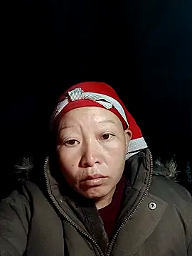 girl-hot2x online show from 19, 12, 2025