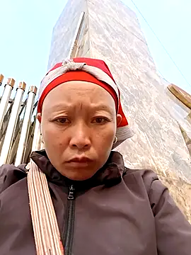 girl-hot2x online show from 13, 1, 2026