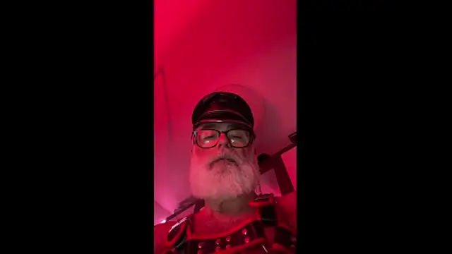 Snapshot of LeatherSdaddy chatting on 29, 11, 2025 LeatherSdaddy online show from 29, 11, 2025