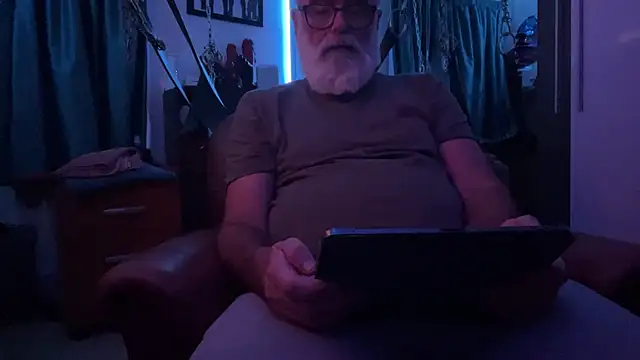 LeatherSdaddy online show from 4, 4, 2026