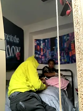 Snapshot of wearefreaks08 chatting on 2, 12, 2025 wearefreaks08 online show from 2, 12, 2025