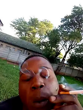 Snapshot of Mc02 chatting on 12, 11, 2025 Mc02 online show from 12, 11, 2025