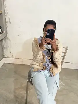 Riya 917 online show from 12, 11, 2025