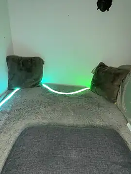 AuroraAllure 27 online show from 9, 1, 2026