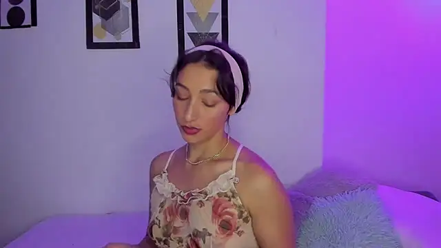 Snapshot of kirakay1 chatting on 13, 11, 2025 kirakay1 online show from 13, 11, 2025