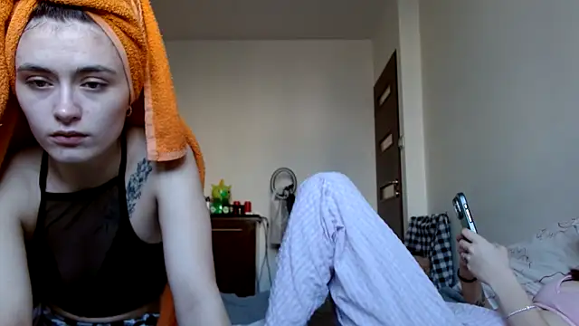 Snapshot of VenesuelaXq chatting on 28, 11, 2025 VenesuelaXq online show from 28, 11, 2025